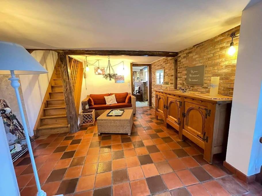 Lesse En Ciel Vous Accueille Avec Plaisir . Villa Houyet ภายนอก รูปภาพ