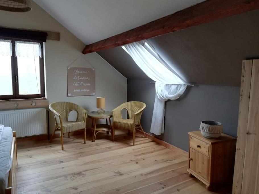 Lesse En Ciel Vous Accueille Avec Plaisir . Villa Houyet ภายนอก รูปภาพ